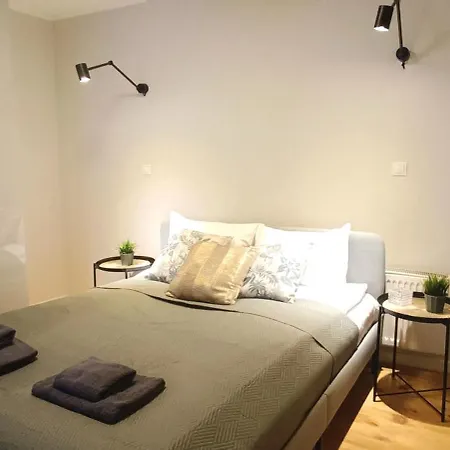 Two Bedroom Charismatic In The Old Town Апартаменты *